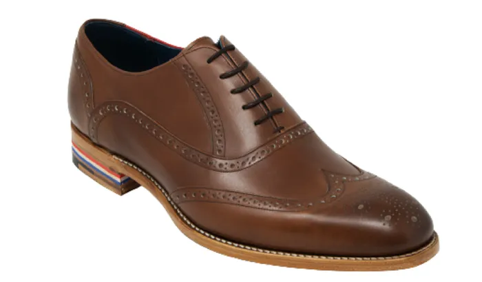Coronation Valiant 8211 Walnut Mens Barker Shoes Mens Brogues