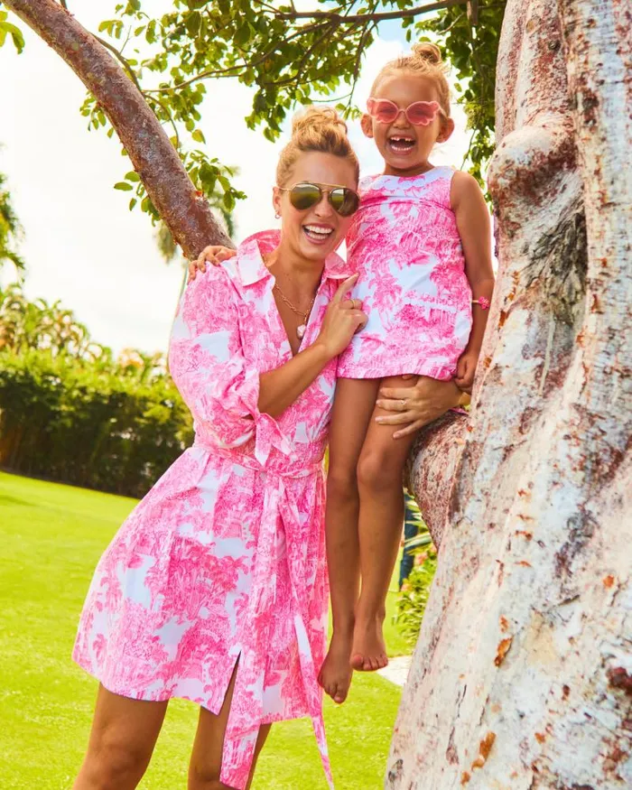 Girls Girls Dresses and Rompers Lilly Pulitzer Girls Little Lilly Classic Shift Dress Resort White Pb Anniversary Toile Girls Girls Dresses and Rompers Lilly Pulitzer Girls Little Lilly Classic Shift Dress Resort White Pb Anniversary Toile