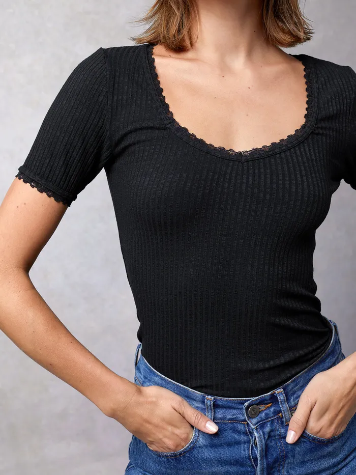 Giuia Top Noir Women Tops Rouje