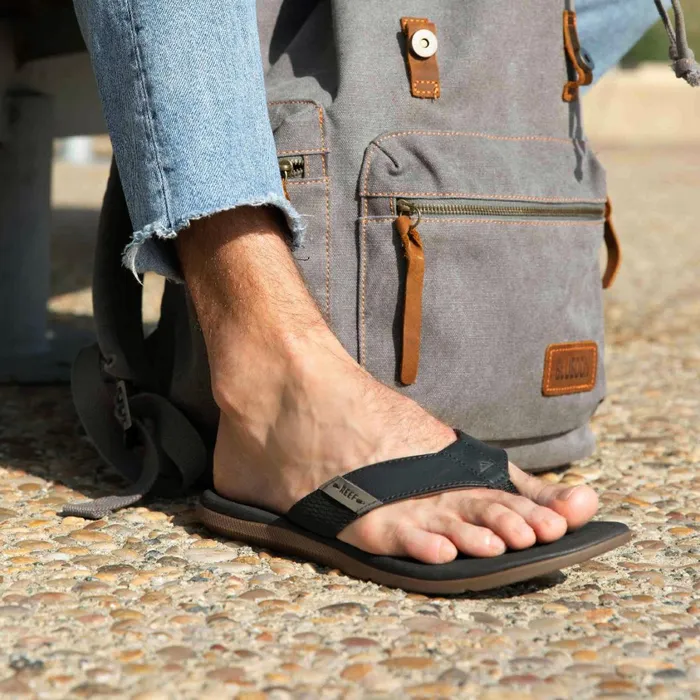 Men Reef Flip Flops Santa Ana Black