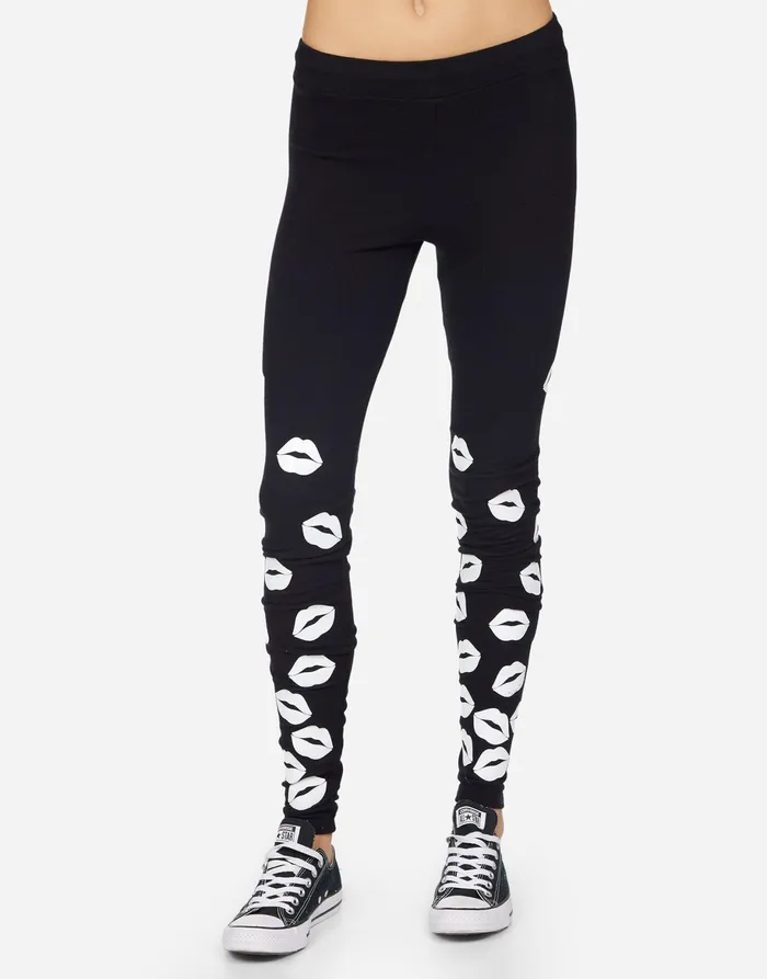 Shae White Foil Scattered Lips Black Women039s Lauren Moshi Leggings