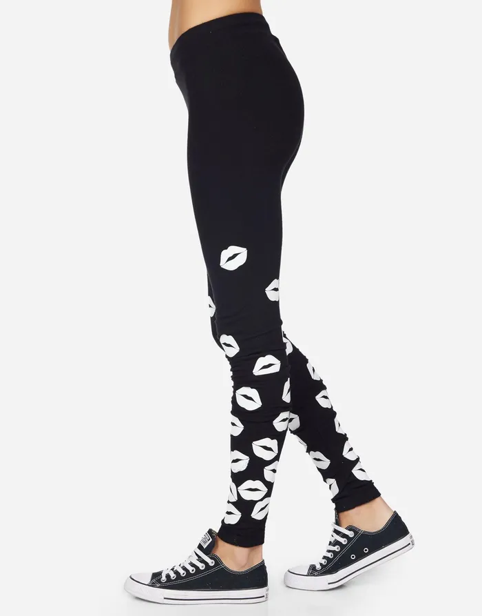 Shae White Foil Scattered Lips Black Women039s Lauren Moshi Leggings