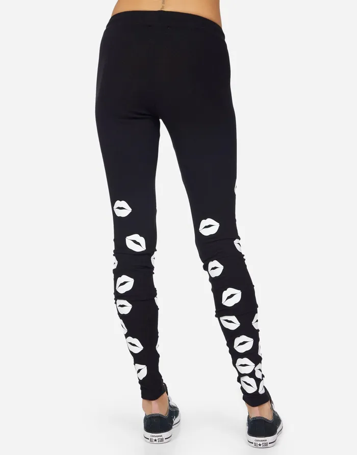 Shae White Foil Scattered Lips Black Women039s Lauren Moshi Leggings
