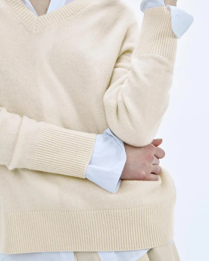 Women Cashmere Sweaters From Future Light Oversize VNeck Sweater White