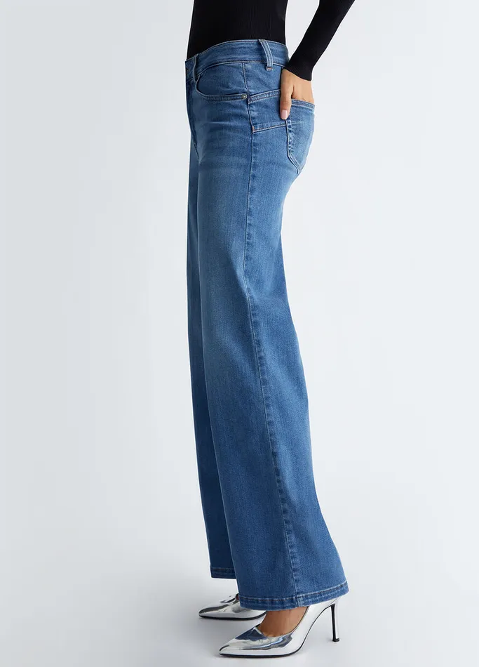 Women Liujo Jeans HighRise Flared Jeans Light Denim