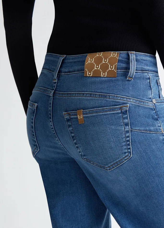 Women Liujo Jeans HighRise Flared Jeans Light Denim