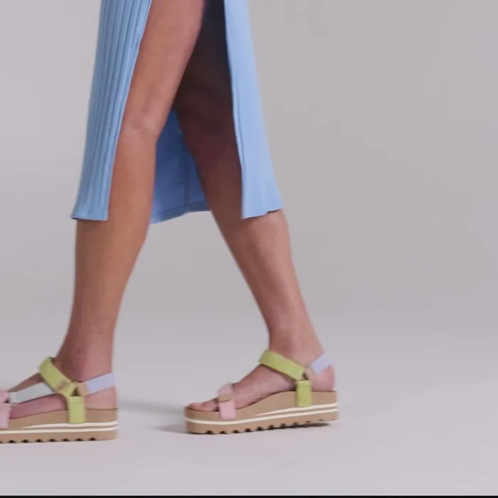 Women Reef Sandals Cushion Rem Hi Meringue