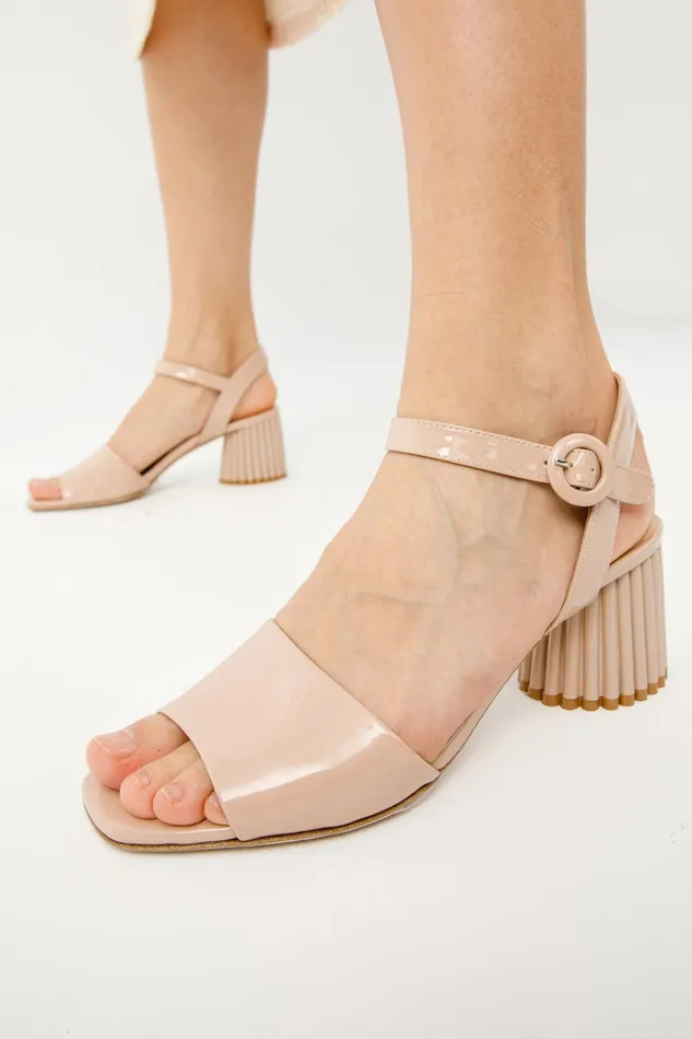 Women The Bamba Cream Patent Leather Sandal Vinci Leather Sandals