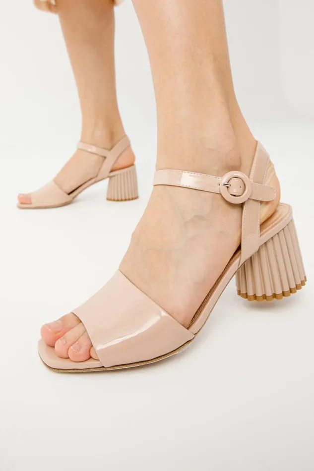 Women The Bamba Cream Patent Leather Sandal Vinci Leather Sandals