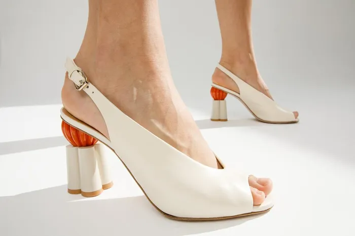 Women The Cimla Cream Leather Pumpkin Heel Sandal Vinci Leather Sandals