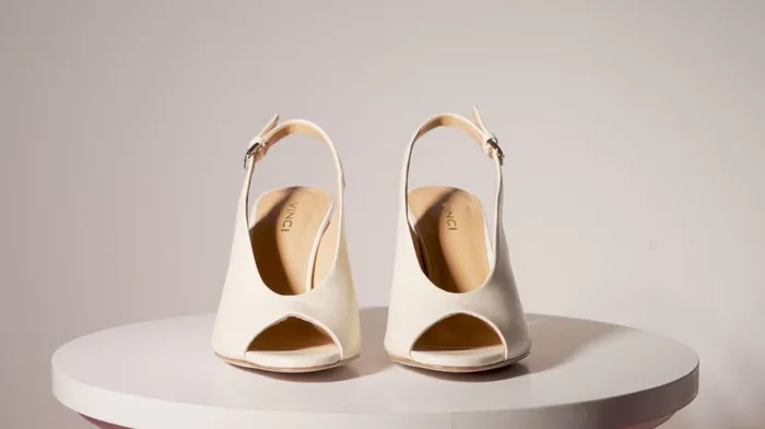 Women The Cimla Cream Leather Pumpkin Heel Sandal Vinci Leather Sandals